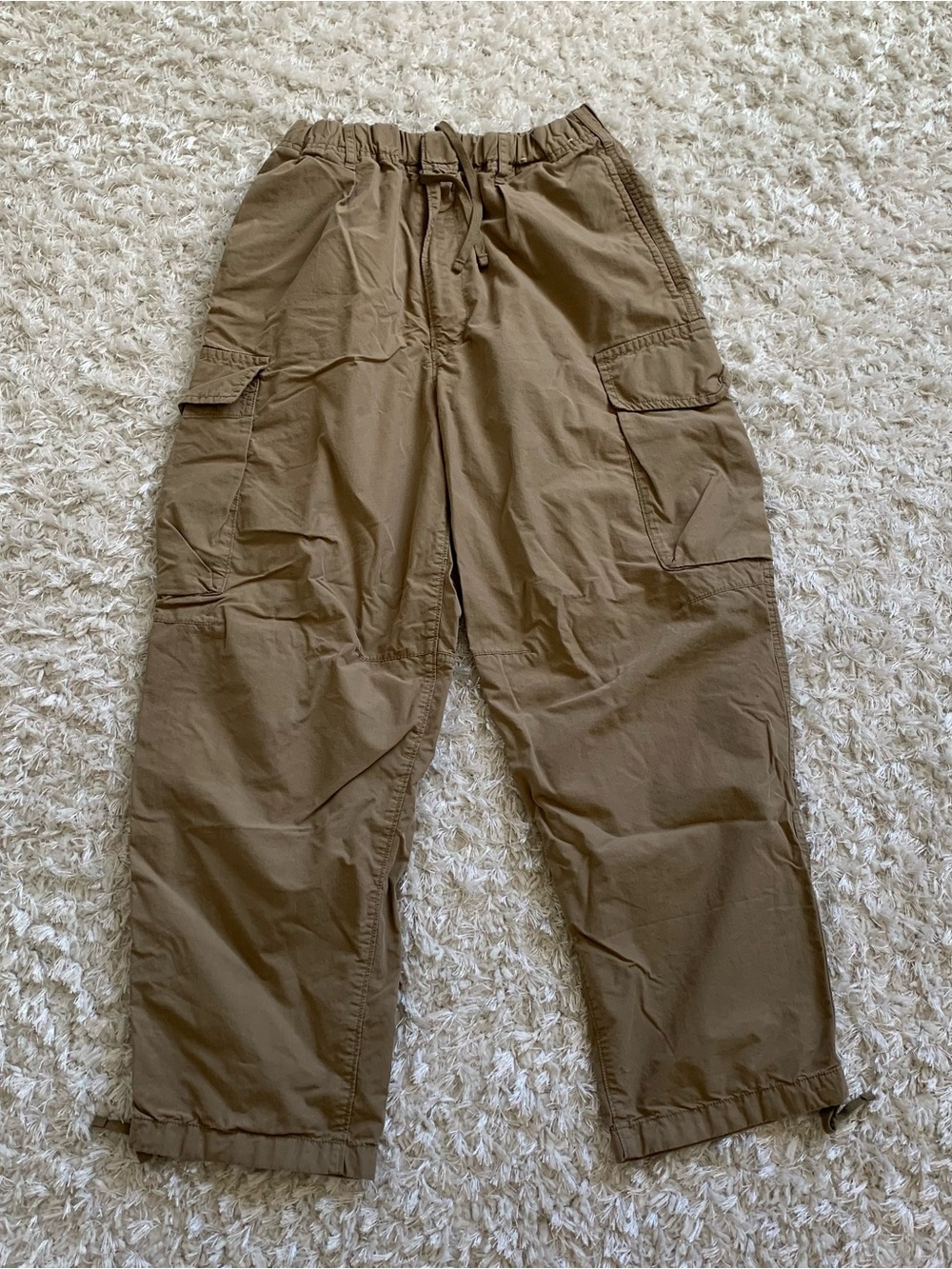 UNIQLO Young Mens Tan Pants Khakis Baggy Cargos Joggers Sz S EUC
